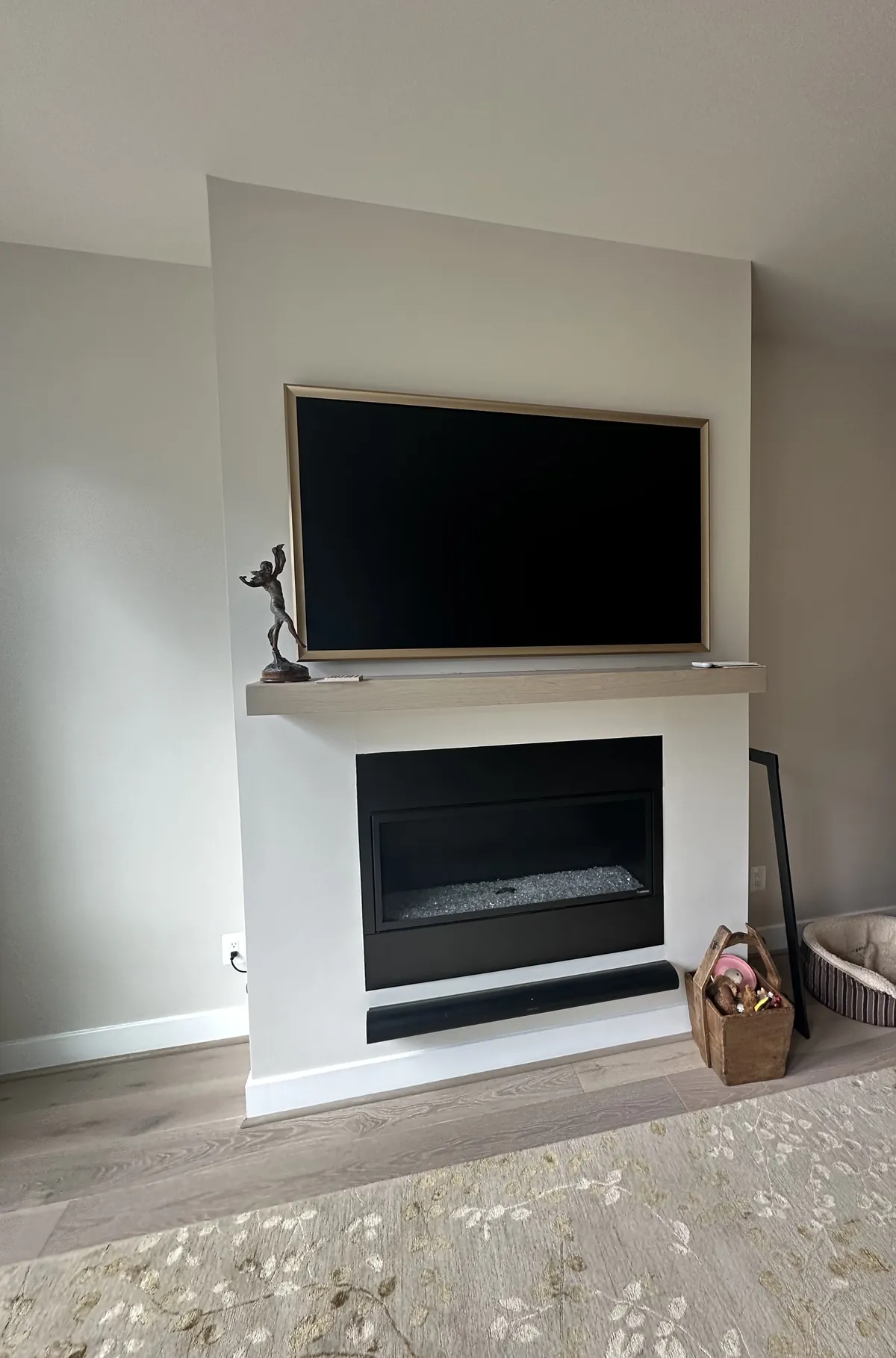 Fireplace surround with floating mantel